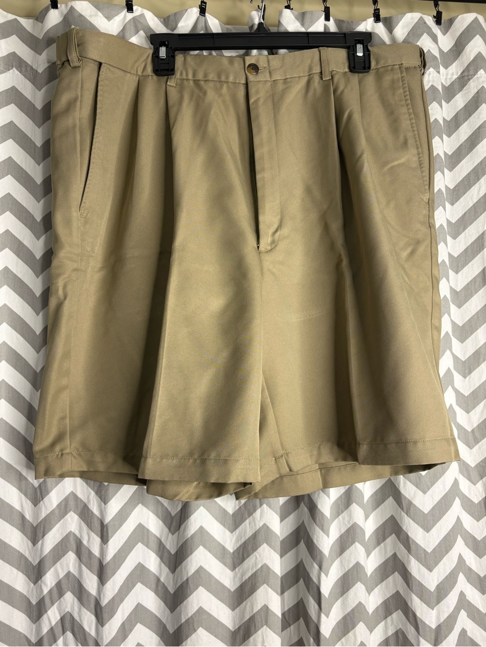 Haggar Men's Pleated Flat Front Khaki Shorts